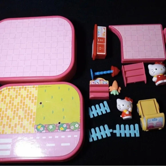 ❌SOLD❌Hello Kitty Playset With Carrying Case Sanrio 2007 Mini Play Set Toy - Picture 11 of 12